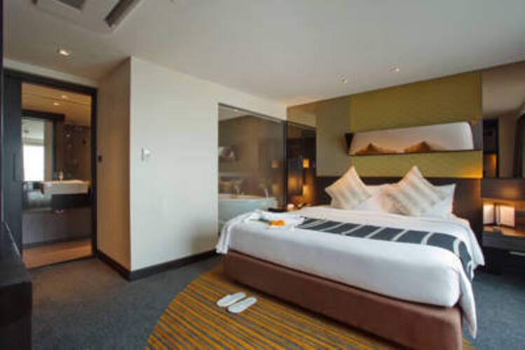 Golden Tulip Mandison Suites