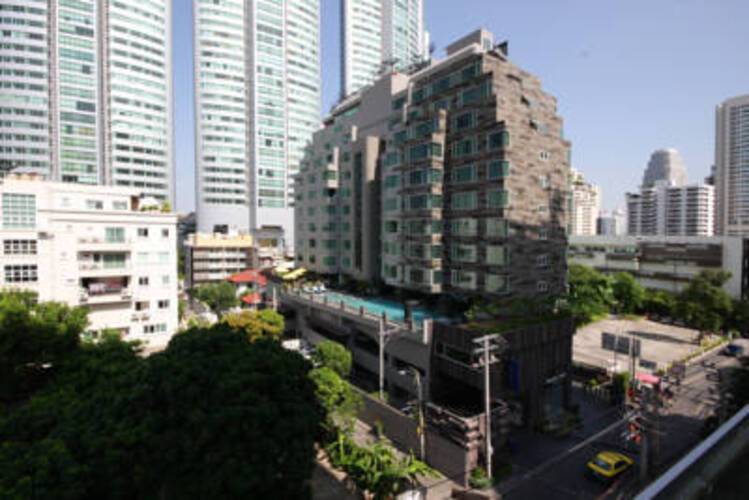 Golden Tulip Mandison Suites