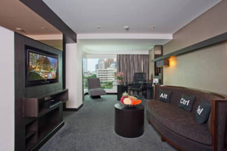 Golden Tulip Mandison Suites