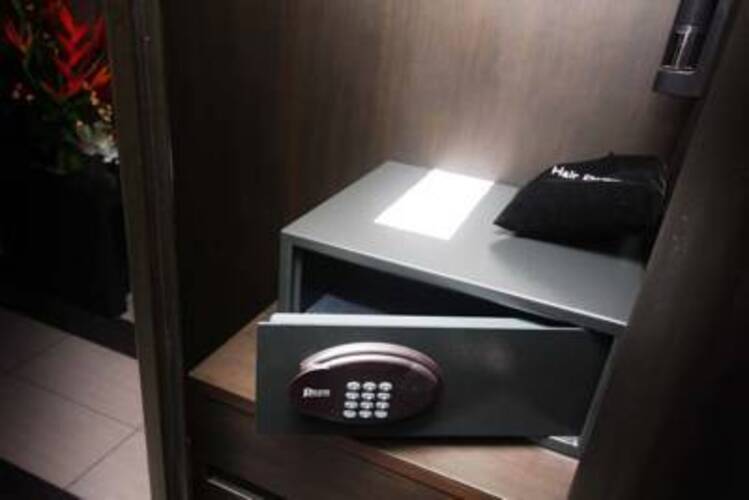 Golden Tulip Mandison Suites