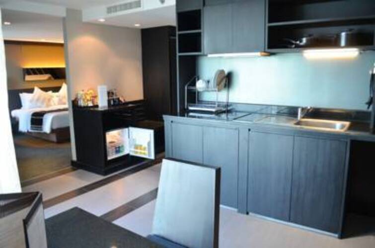 Golden Tulip Mandison Suites