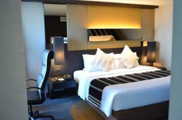 Golden Tulip Mandison Suites