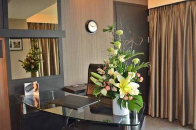Golden Tulip Mandison Suites