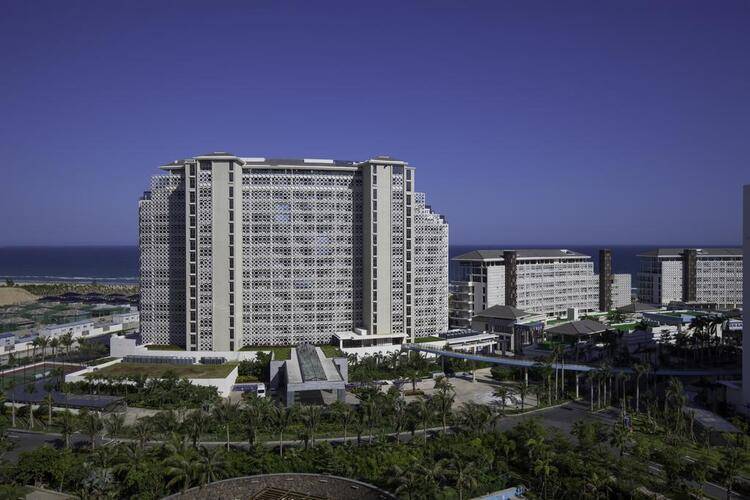 Aloha Oceanfront Suite Resort