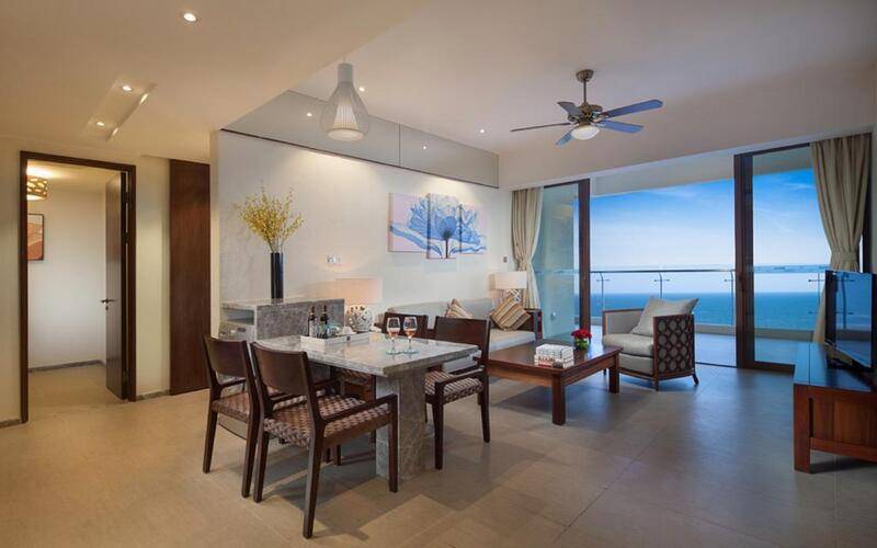 Aloha Oceanfront Suite Resort