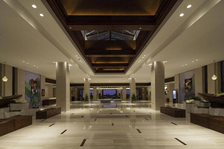 Aloha Oceanfront Suite Resort