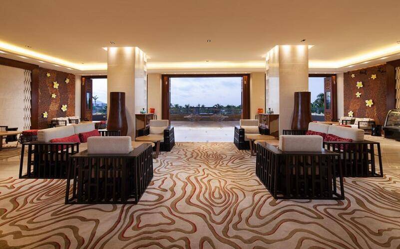Aloha Oceanfront Suite Resort