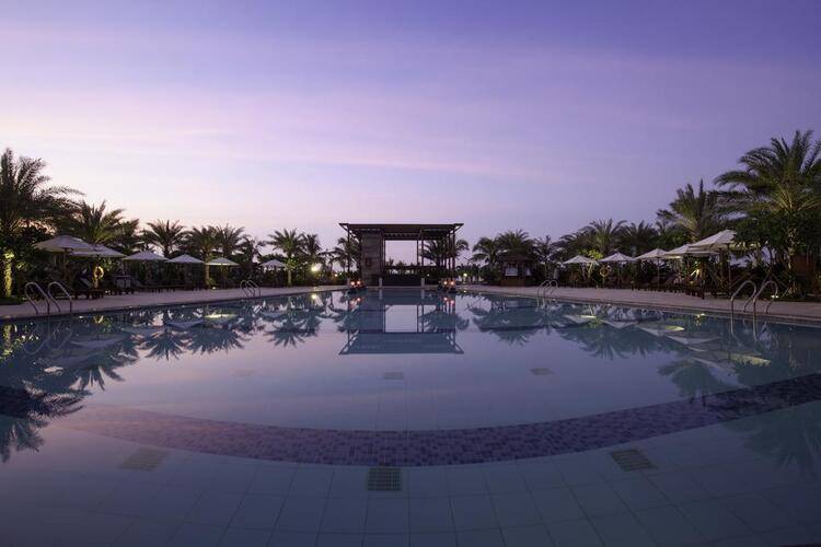 Aloha Oceanfront Suite Resort