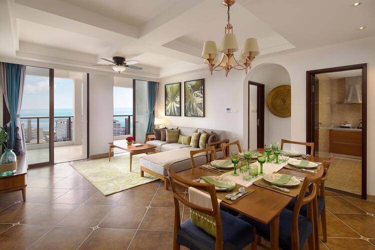 Aloha Oceanfront Suite Resort