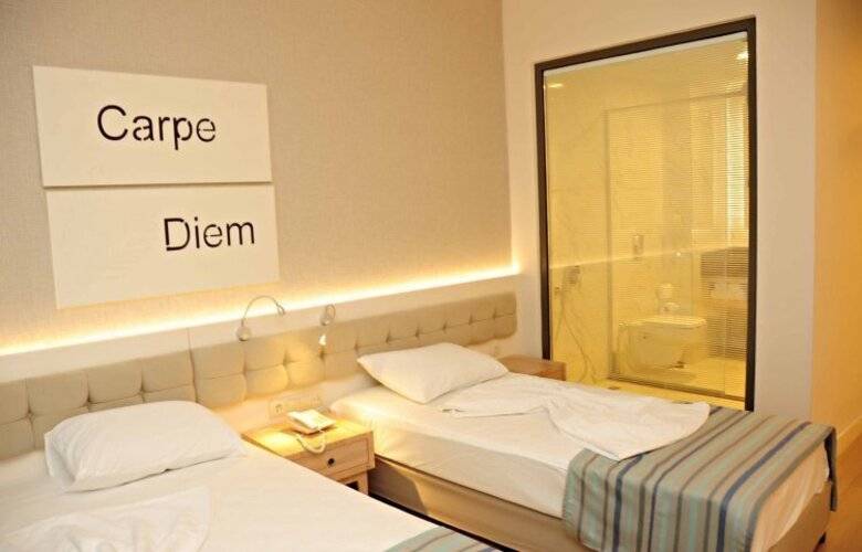 Orfeus Queen Hotel