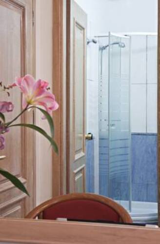 Parnon Hotel