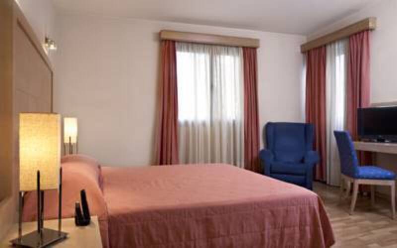 Parnon Hotel