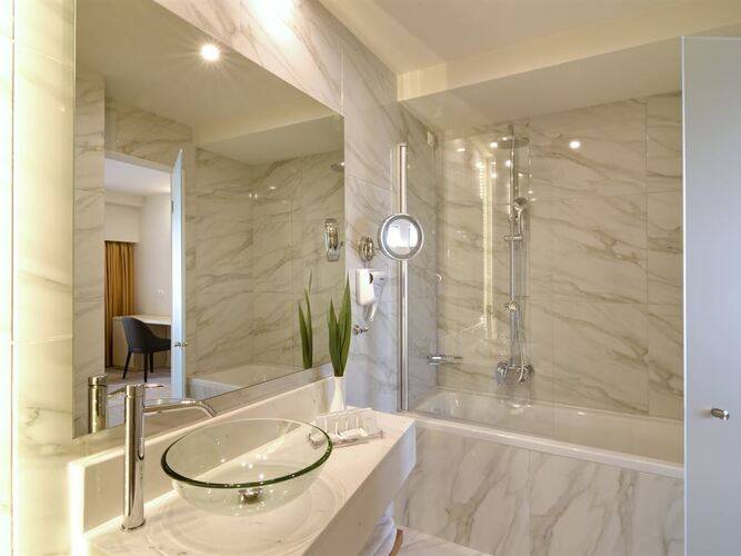 Athens Avenue Hotel
