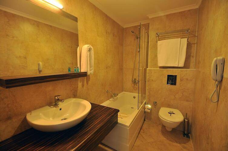 Sunny Hill Alya Hotel