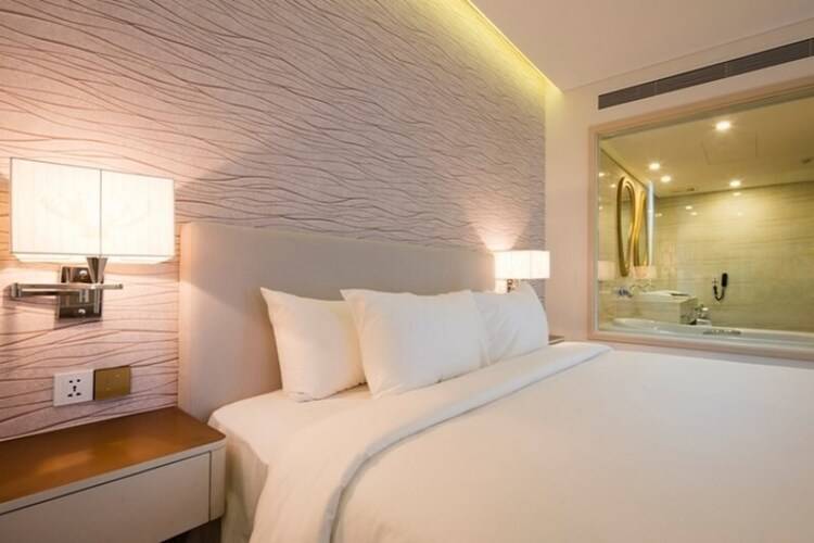 Diamond Bay Hotel