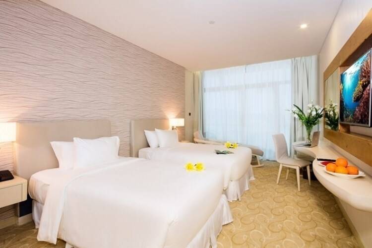 Diamond Bay Hotel
