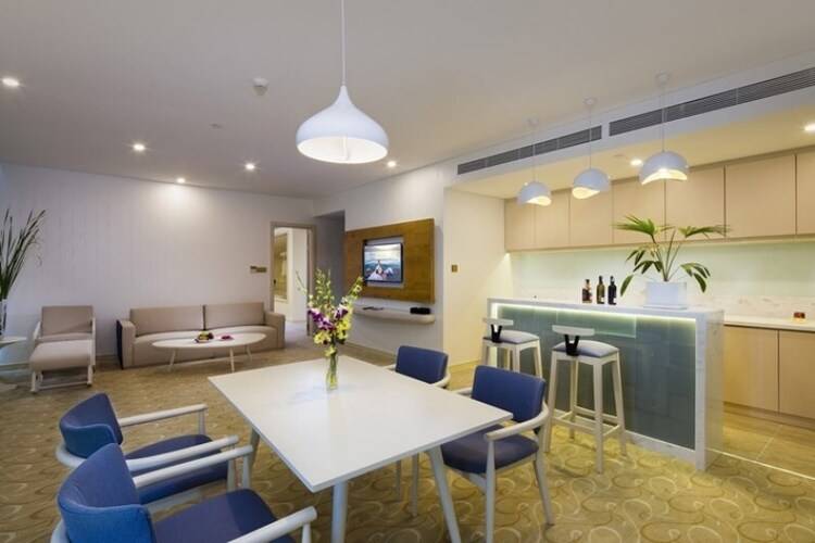 Diamond Bay Hotel