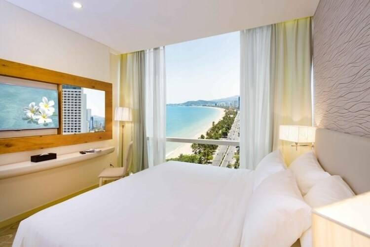 Diamond Bay Hotel