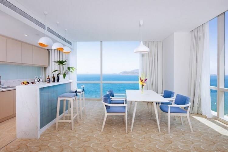 Diamond Bay Hotel