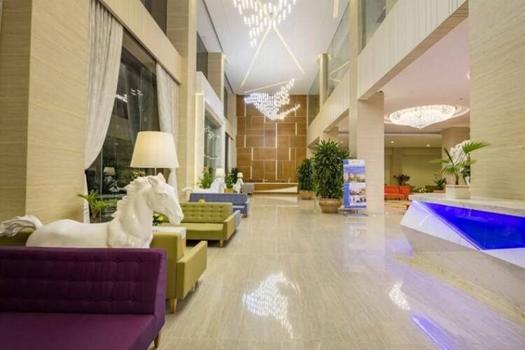 Diamond Bay Hotel