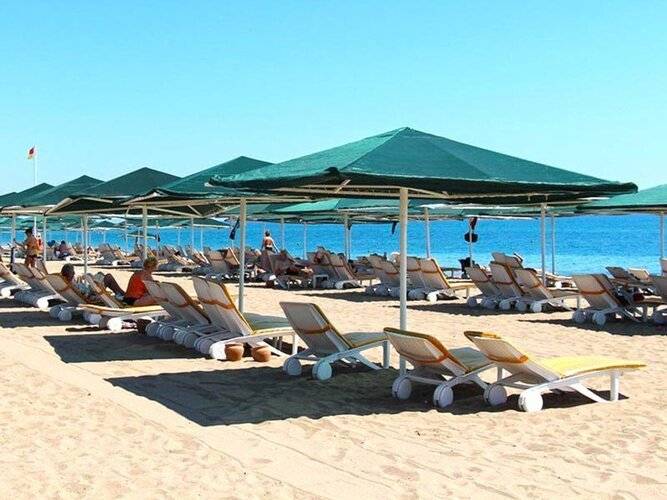 Paloma Paradise Beach