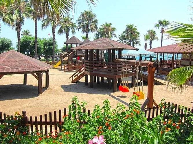 Paloma Paradise Beach