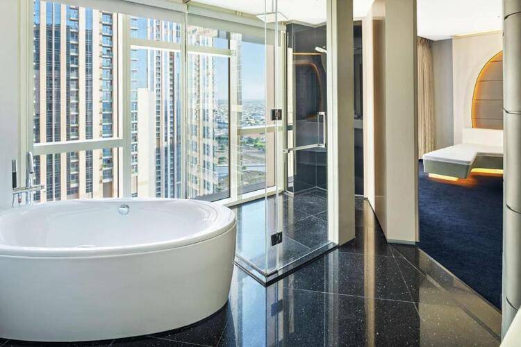 V Hotel Curio Collection By Hilton