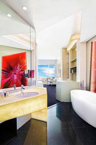 V Hotel Curio Collection By Hilton