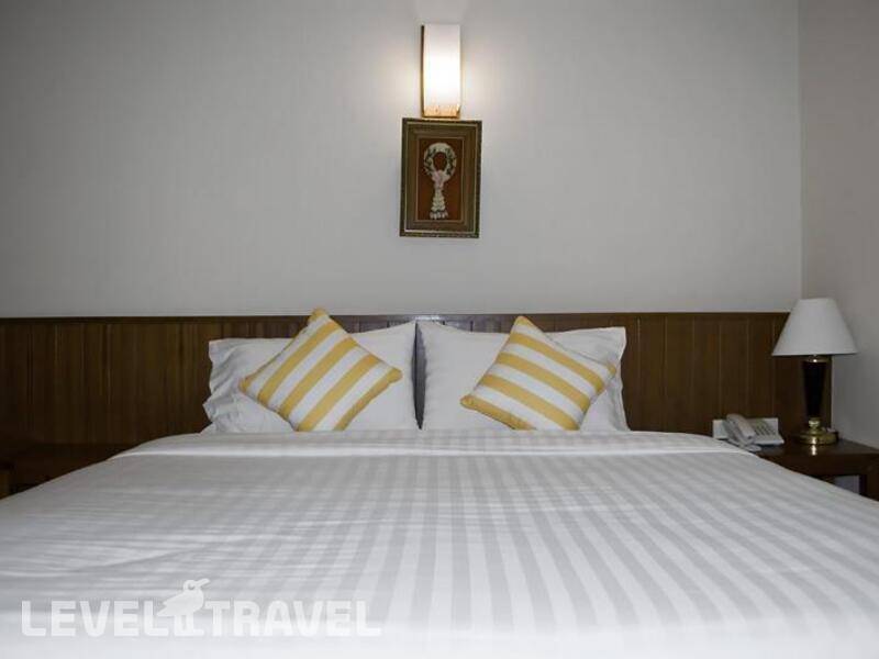 Фотография Chaiyaperuek Suites