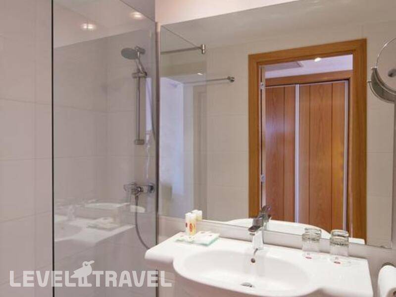 Фотография JS Yate Hotel
