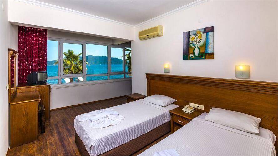 Honeymoon Beach Hotel