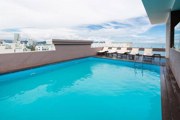 Meriton Hotel