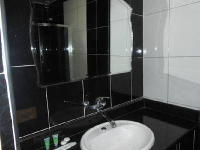 DKD Bridge Hotel