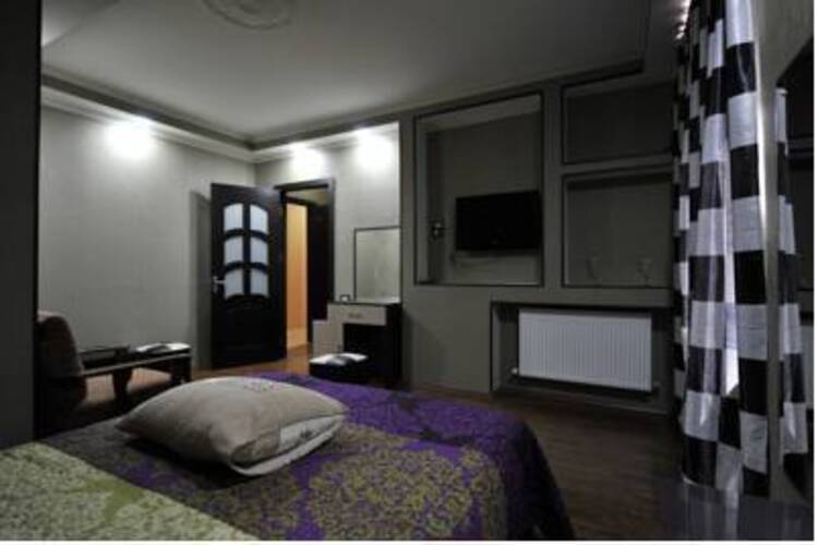 DKD Bridge Hotel