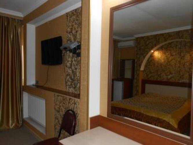DKD Bridge Hotel