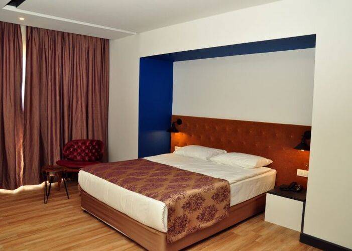 Sey Beach Hotel & Spa