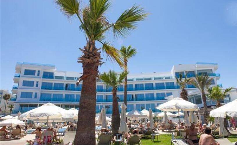 Vrissaki Beach Hotel