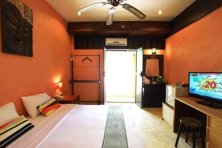 Baan Panwa Resort