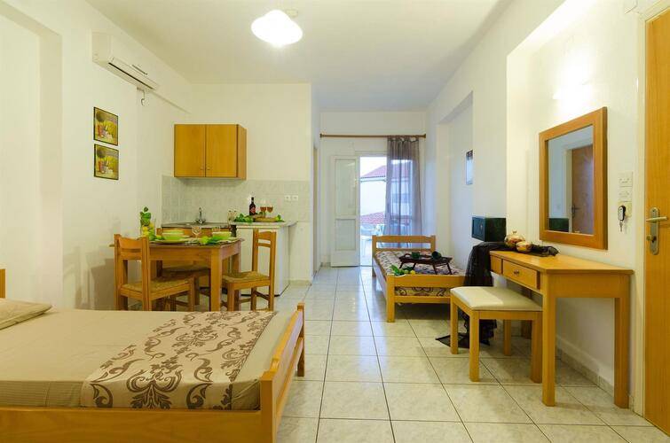 Aglaia Studio & Apartment
