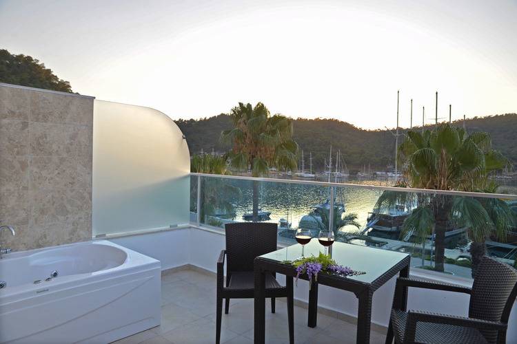 Cennet Life Hotel