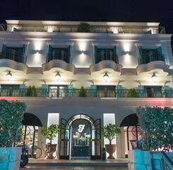 $item['hotel']['name']