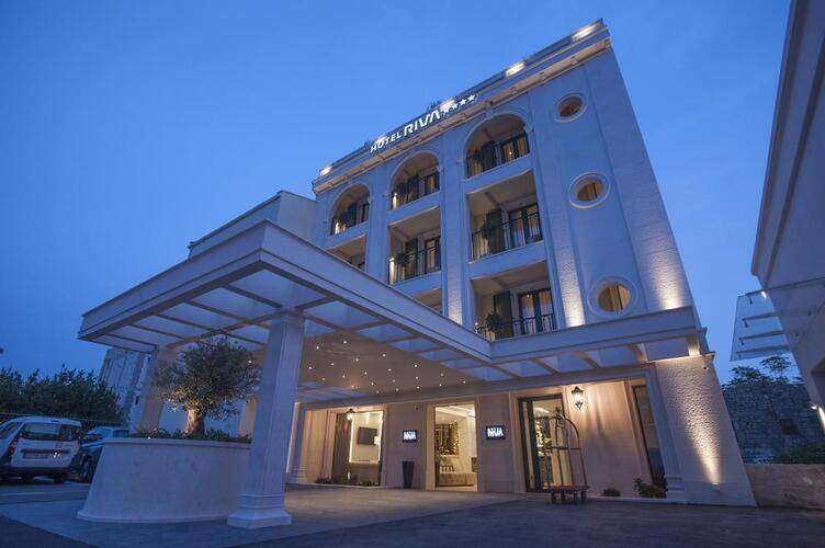Riva Hotel