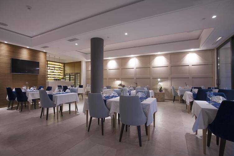 Riva Hotel