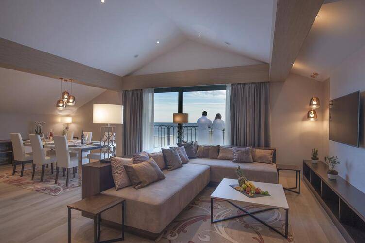 Riva Hotel