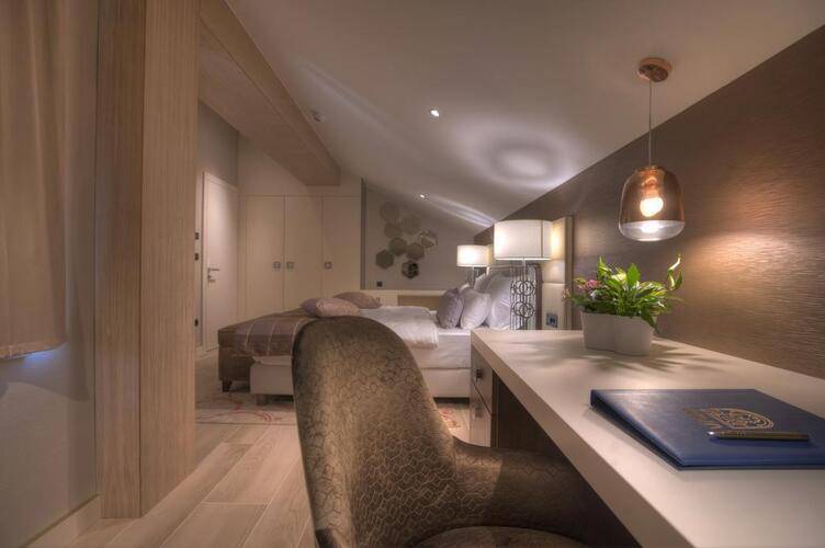 Riva Hotel