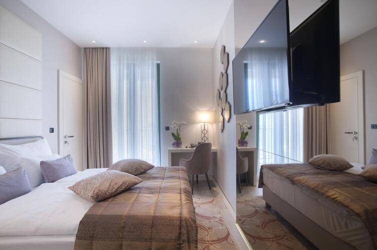 Riva Hotel