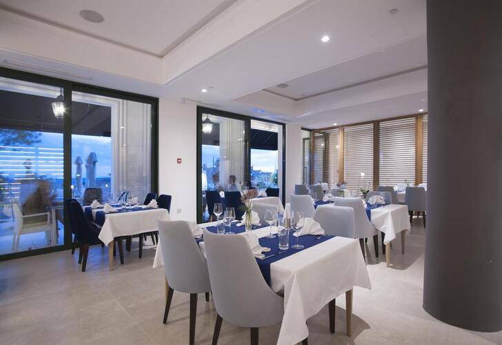 Riva Hotel