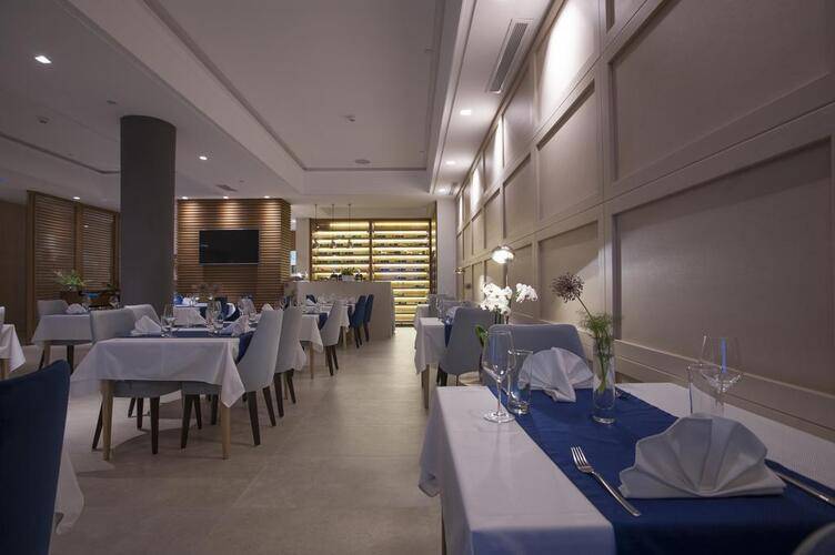 Riva Hotel