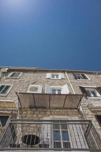 Piazza 2 Apartments (Ex. Central Bay Apartments)