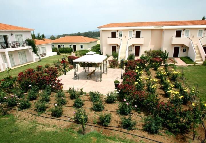 Akamanthea Holiday Village
